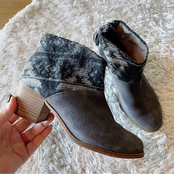 TOMS casual southwestern style ankle booties boots womens size 7 western - Picture 1 of 9